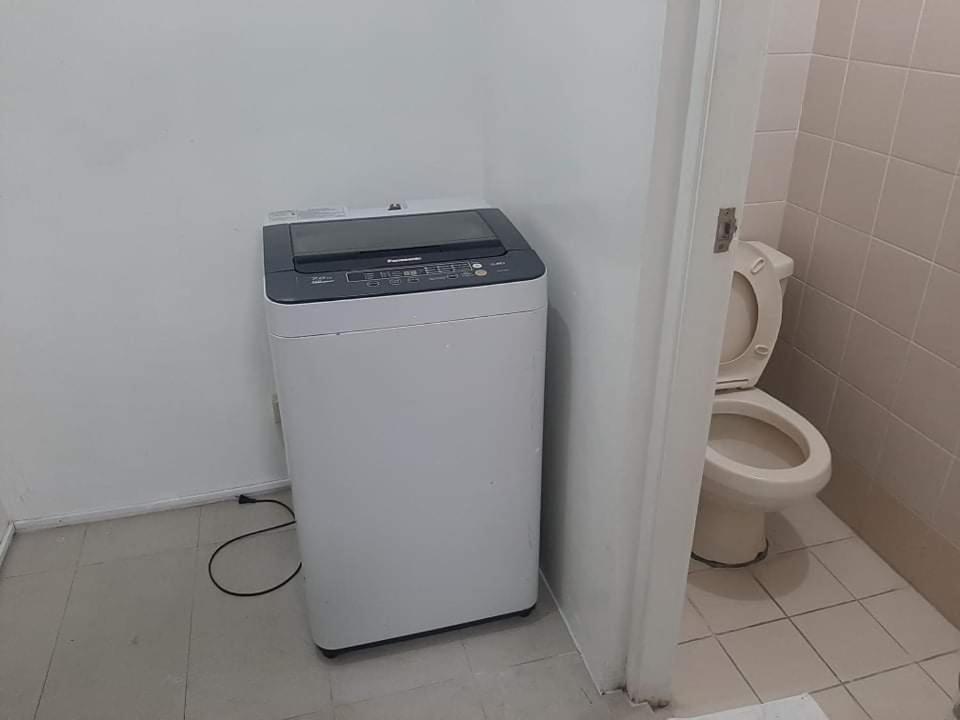 Spacious 2 Bedroom Unit With Pool Манила Екстериор снимка